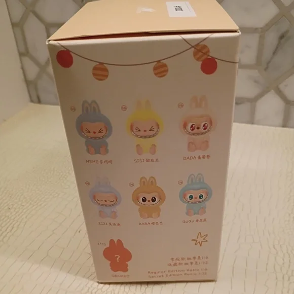 💋Have a Seat LABUBU *NEW SEALED - Picture 2 of 6